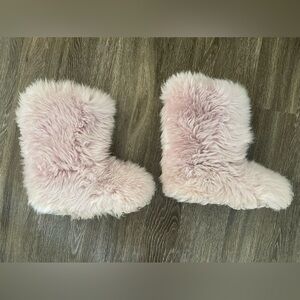 UGG FLUFF MOMMA BOOTS